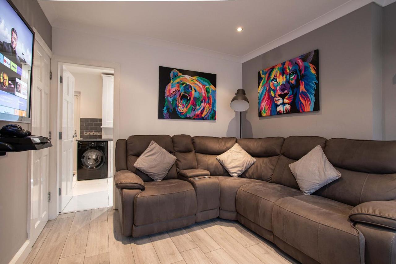 Refurbished Home, 8 Mins To Cc Belfast Exterior photo