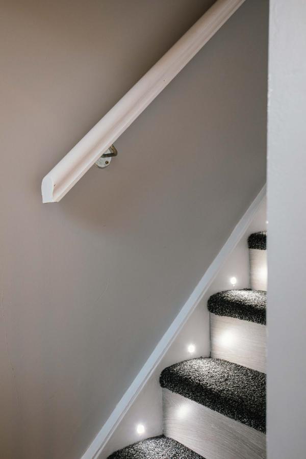 Refurbished Home, 8 Mins To Cc Belfast Exterior photo